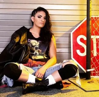 Pin by eric frank on Sonya Deville (Daria Berenato) Wwe girl