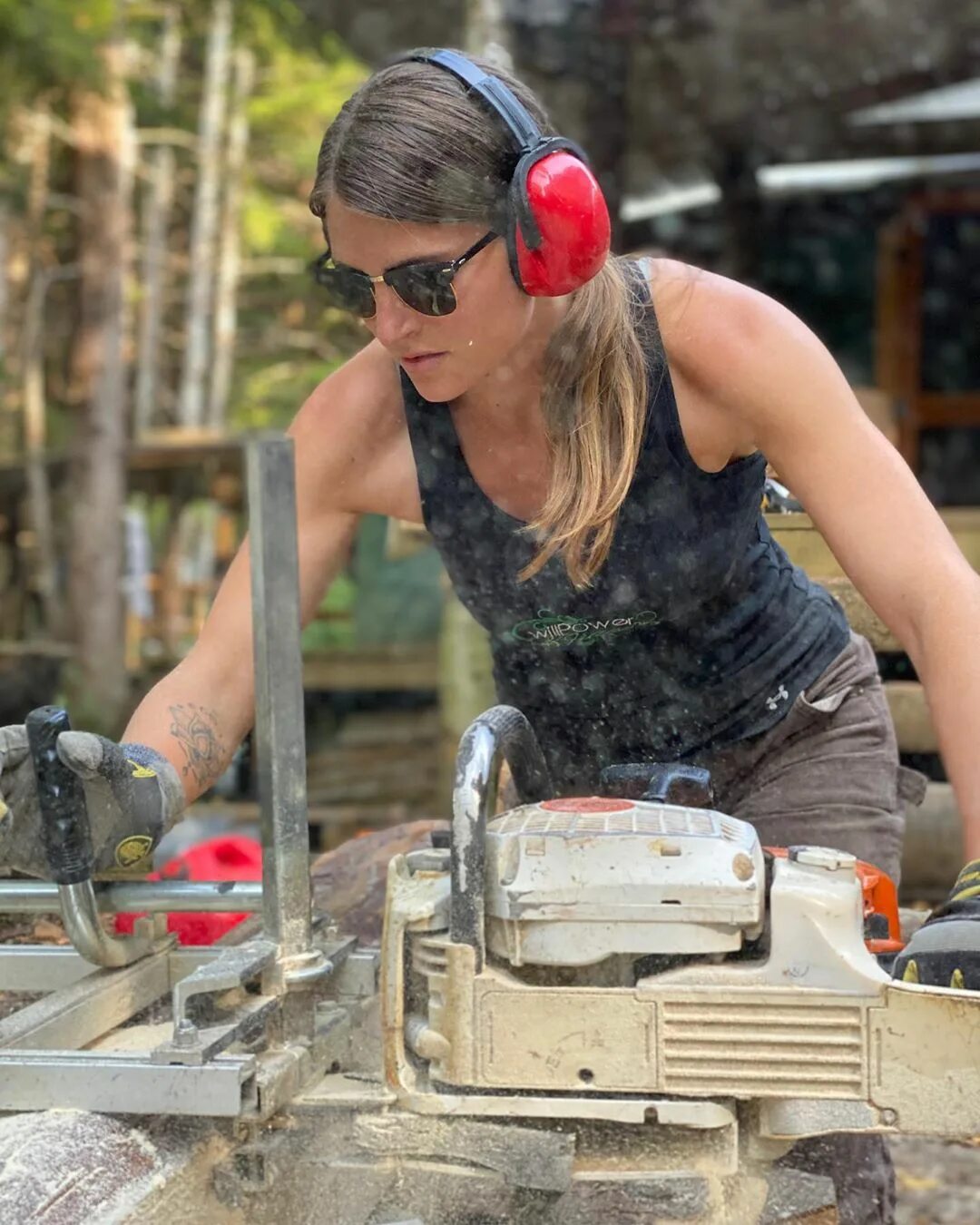 Nicolle on Instagram: "Building an old school wood fired pizza oven! 