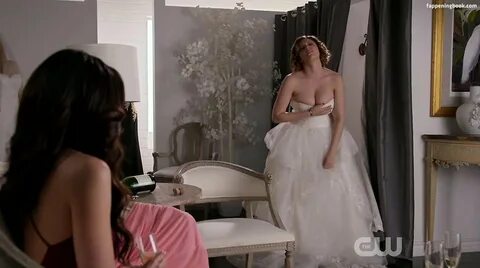 Rachel bloom pressed boobs on window gif