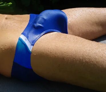 lycra speedo spandex bulge na Twitterze