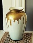 DIY Paint Drip & Milk Glass Vase Glass vase decor, Drip pain