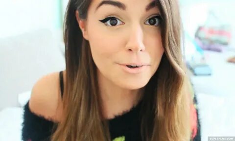 Pewdiepie's Girlfriend Is Not Happy You Think She's a Lazy, 