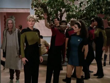 1x01/2 - Encounter at Farpoint - TrekCore 'Star Trek: TNG' H