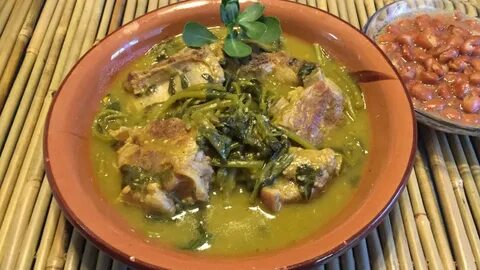 COSTILLAS DE PUERCO EN CHILE VERDE CON VERDOLAGAS ,DELICIOSA