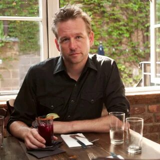 Actor Dallas Roberts Wakes Up Early for Cronuts, Saves Room 
