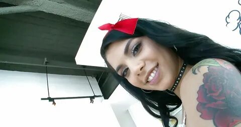 Gina Valentina Juicy Ass Teen Loves The Taste Of Ass - Photo