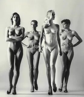 Sie Kommen (Nude) - Helmut Newton - ArtLife - 1-888-278-5433