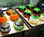 cauldron and eyeball cakes Holiday cakes, Fall cakes, Hallow