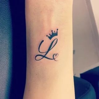 Pin de Jahnvi_23 en Tattoos Tatuajes iniciales, Tatuaje de l