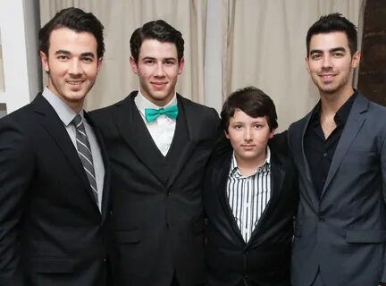 Frankie Jonas Is All Grown Up—See What the Youngest Jonas Br