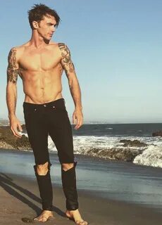 Josh Peck Shirtless : Celebrity Body Laguna Biotch Spills