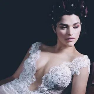 Eve Harlow Bio - Born, age, Family