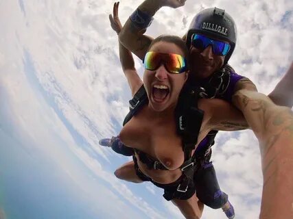 Hot nude skydiving and sex - Auraj.eu