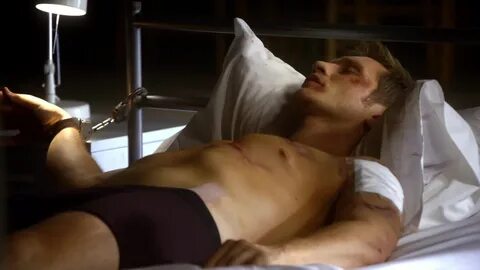 ausCAPS: Devon Sawa shirtless in Nikita 1-06 "Resistance"