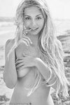 Corrine the bachelor nude ♥ Corinne Olympios Busts Out Her B