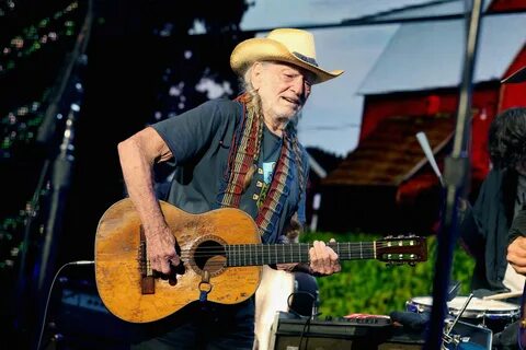 Willie Nelson Gives Up Smoking Pot, and So Have These 5 Cele
