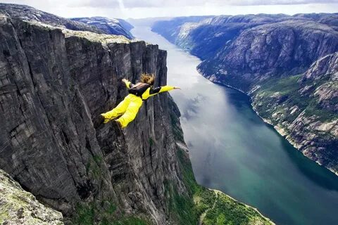 How to go base jumping from the fiord cliff in Stavanger