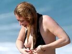 Natasha Lyonne Caught Flashing Her Wet Boobs On The Beach - 