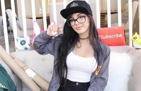 Sssniperwolf Boobs