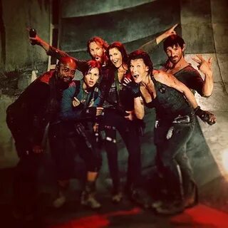 Resident Evil: The Final Chapter Set Photos With Milla Jovov
