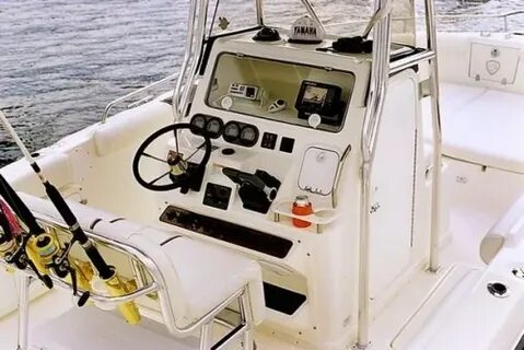 Qatar Collections: 29 ft Century 2900 Center Console Boat