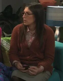 WornOnTV: Amy’s brown sweater on The Big Bang Theory Mayim B