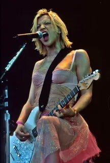 Courtney Love, 1999 (c) Ann Cook.