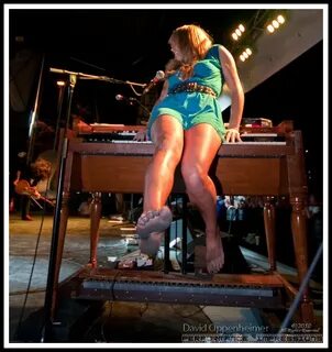 Grace Potter Feet (12 photos) - celebrity-feet.com