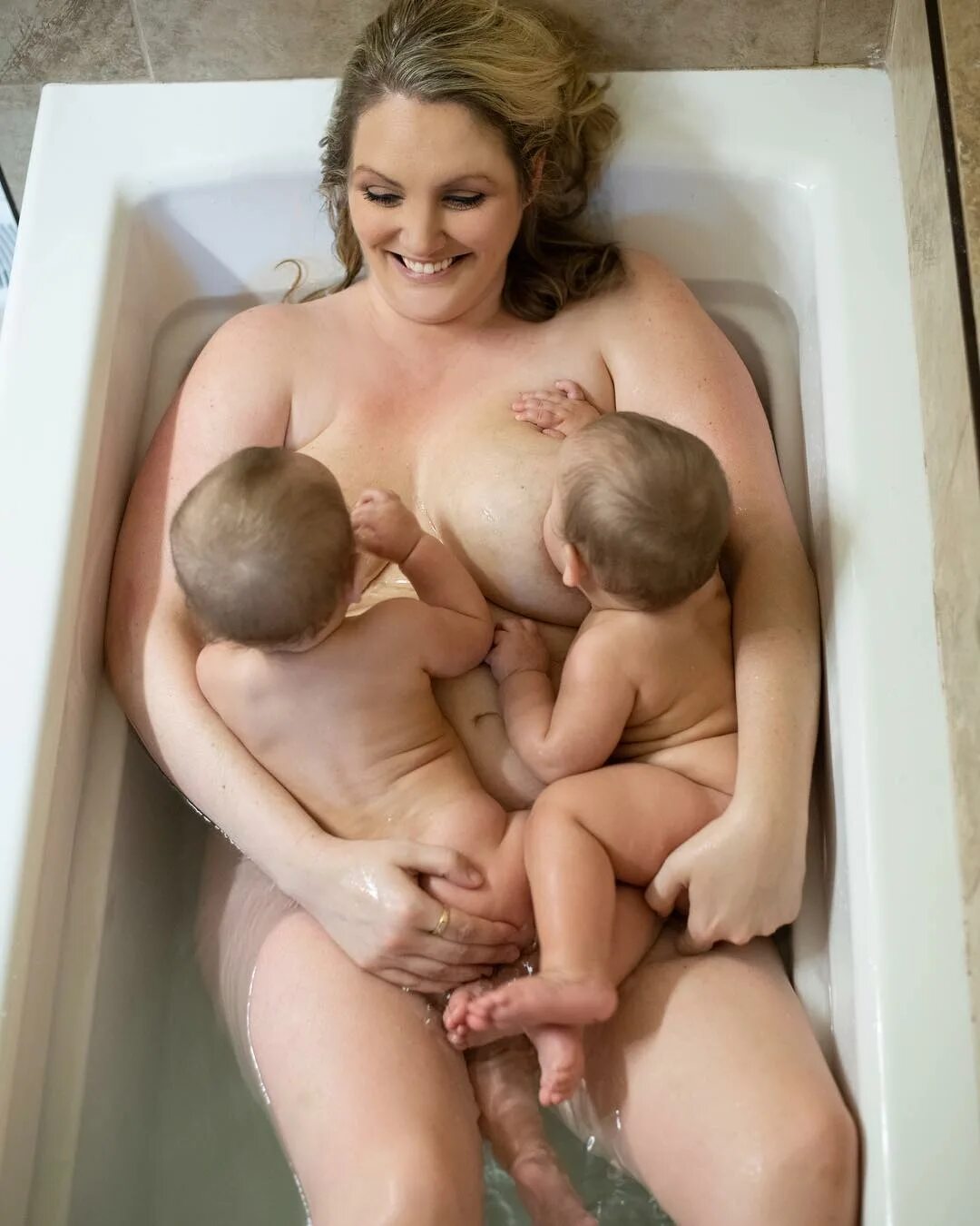 голые мамочки при детях фото 18