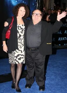 Cele bitchy Danny DeVito and Rhea Perlman are back together,