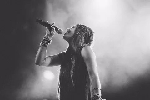 Lauren Daigle в Твиттере: "#TBT to @outcry in 2015. Who is g