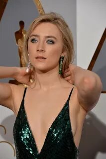 Feet Lover 👠 в Твиттере: "Saoirse Ronan.