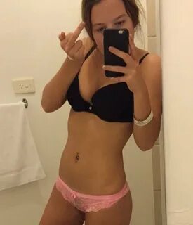 90 Hot And Sexy Selfies - Barnorama