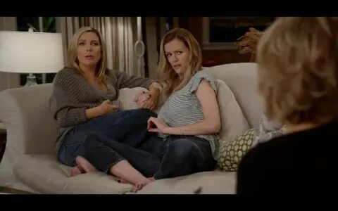 June Diane Raphael Feet (22 photos) - celebrity-feet.com