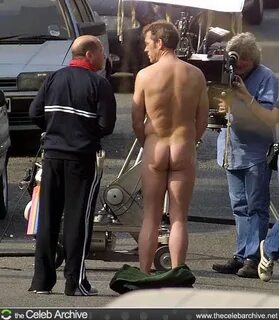 OMG, he's naked: Hugh Laurie - OMG.BLOG