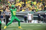 Once in rhythm, Justin Herbert showcases arm strength, accur