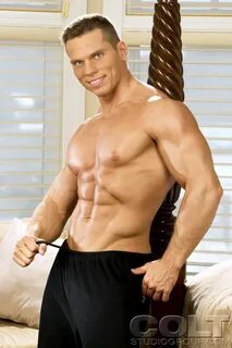 Bodybuilder Beautiful: Jasper Van Dean