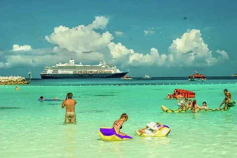 Half Moon Cay, Bahamas beach scene Photograph by David Smith