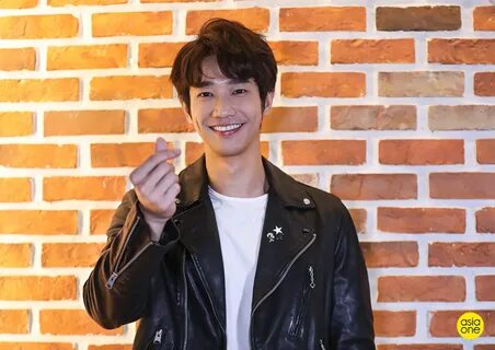 Jasper Liu sends love to 'goddess' Yoona and Puff Kuo, but w