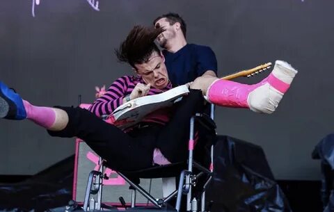 Watch Yungblud deliver a fevered ACL performance from a whee