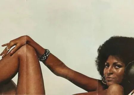 PAM GRIER CENTERFOLD фотографии из журнала Players Magazine 