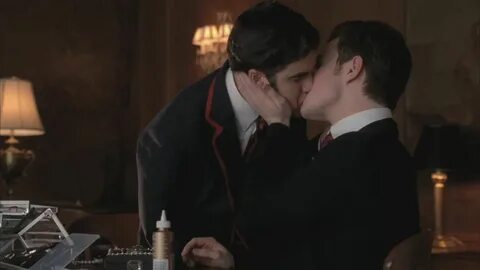 Kurt & Blaine first kiss in "Glee" Original song, Glee, Klai