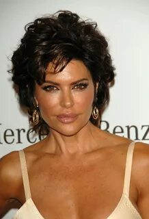 Lisa Rinna Hairstyle Trends Lisa rinna haircut, Hairstyle, S