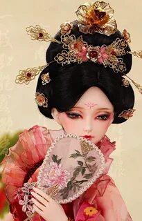 This is a pretty bjd doll with silly fan. #flower #dress #pr