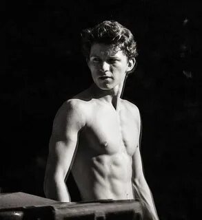 Pin by ⌗ : .*☆ 𝑙 𝑖 𝑑 ☆*. : ⌗ on tom ❤ Tom holland imagines, 