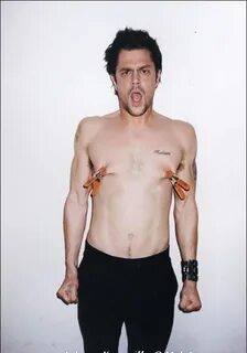 Johnny Knoxville and Kris Allen nude photos - BareMaleCelebs