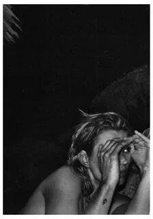 Jamie Hince Schwarz-Weiß-Fotografie - 15 im Angebot bei 1stDibs 