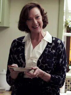Pictures of Joan Cusack - Pictures Of Celebrities