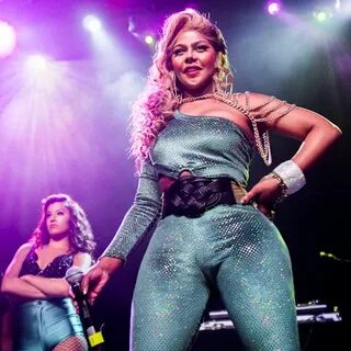 Looking Good While Touring In Texas: Lil Kim & Her Cameltoe 