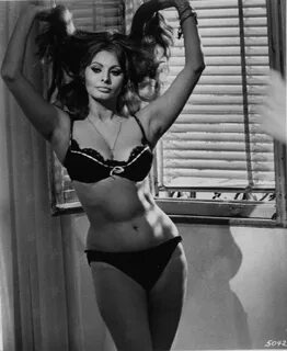 Sophia Loren....perfection Sophia loren photo, Sophia loren 